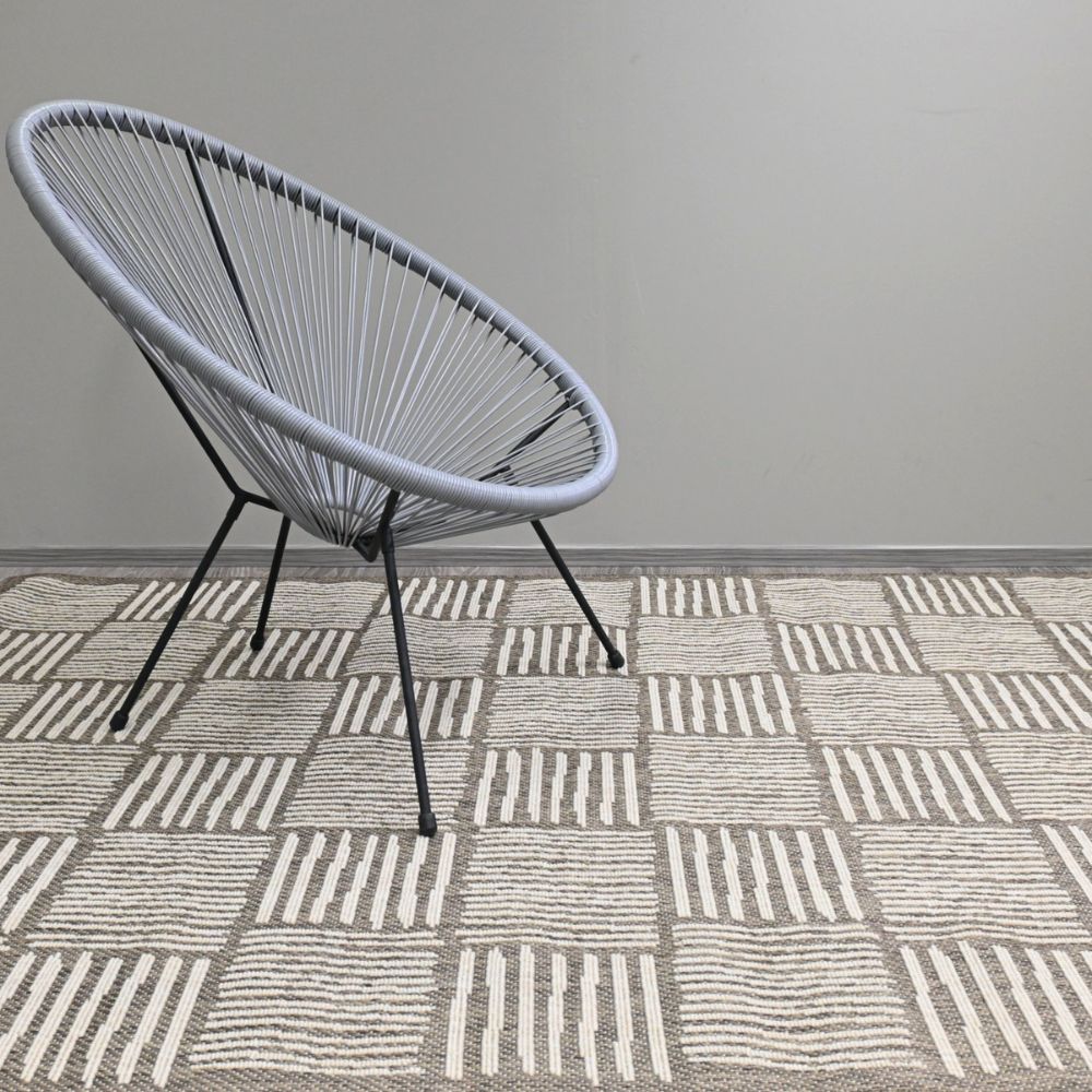 Cube sileäksi kudottu matto - ruskea.