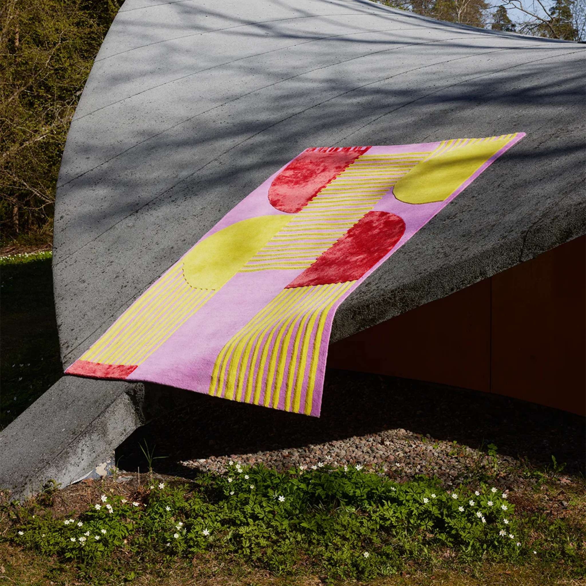 Finarte Stool Wool rug - Yellow Pink