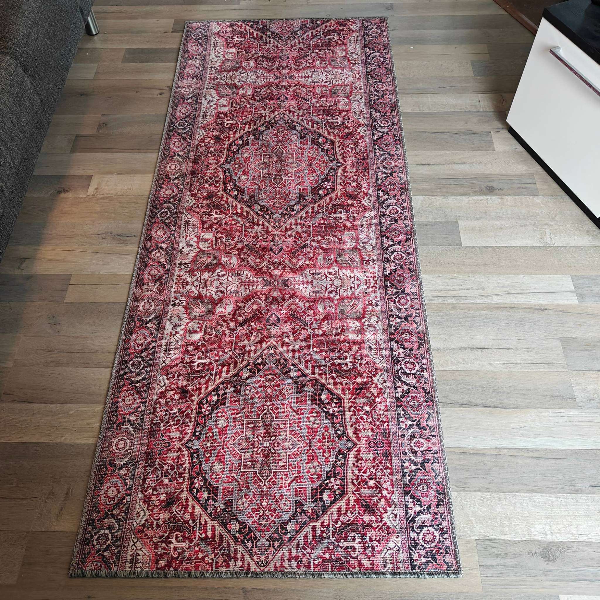 Gemma itämaistyylinen matto punaisena