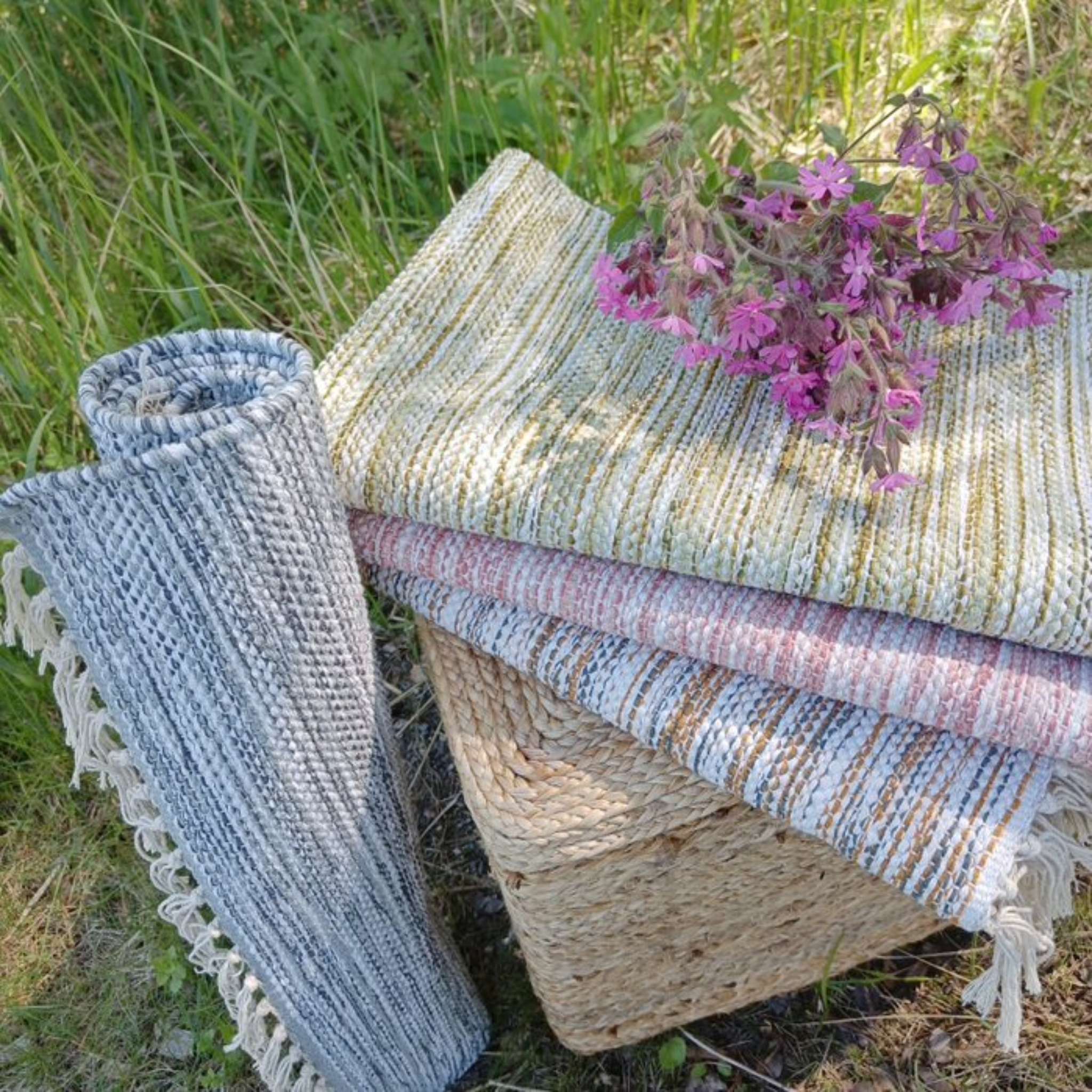 Kesälahti rocking chair rug - brown/dark gray