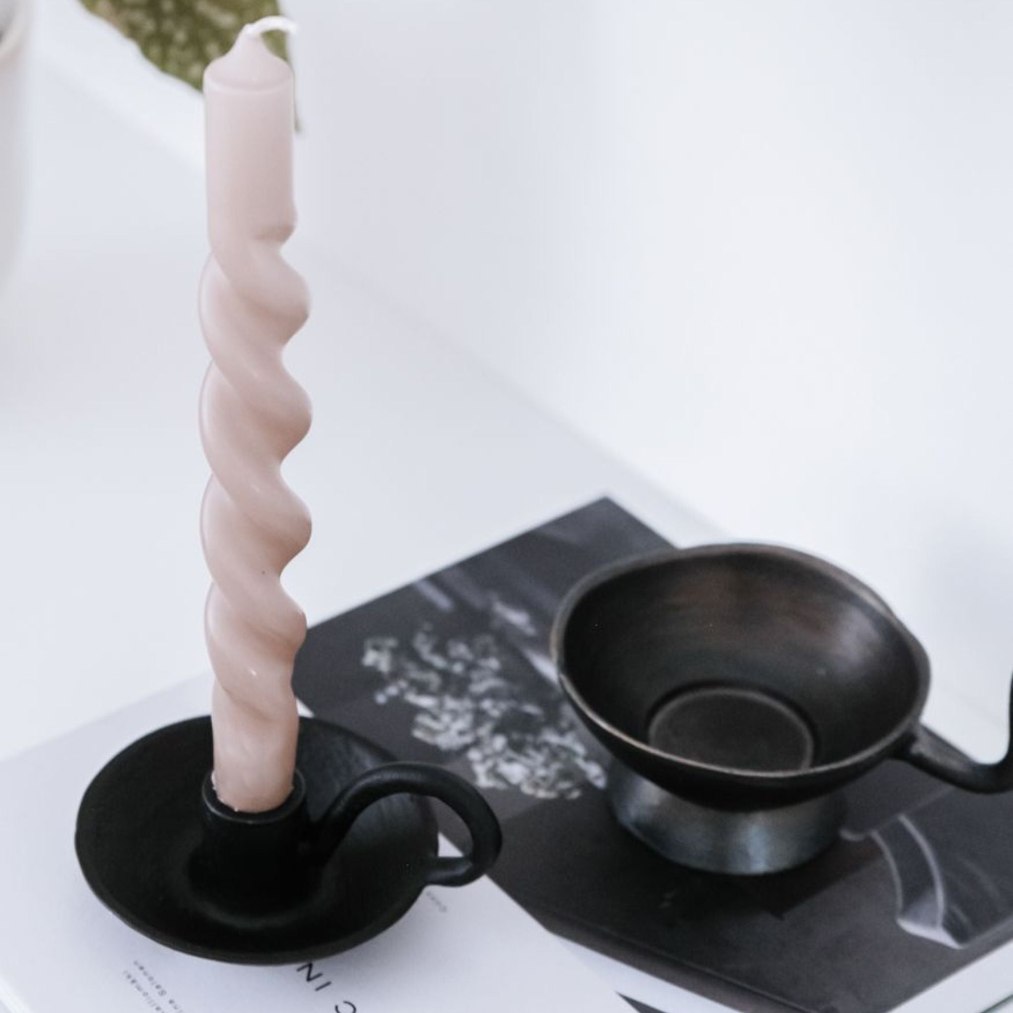 Kynttilänjalka musta THEO.