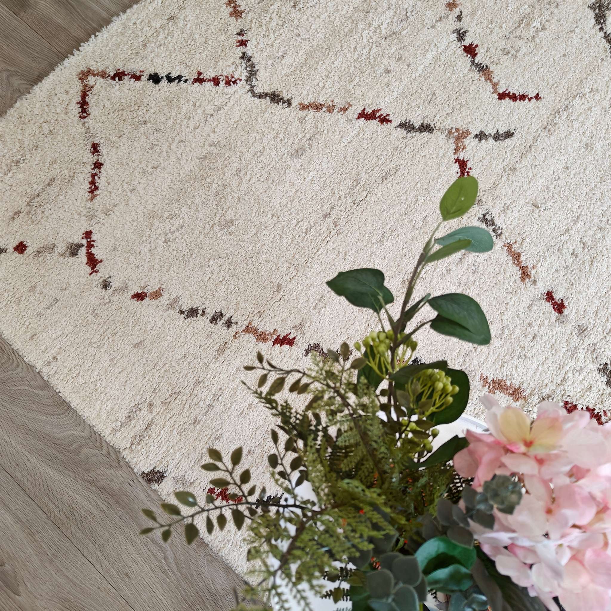 Lumo Pile rug - natural white-colorful