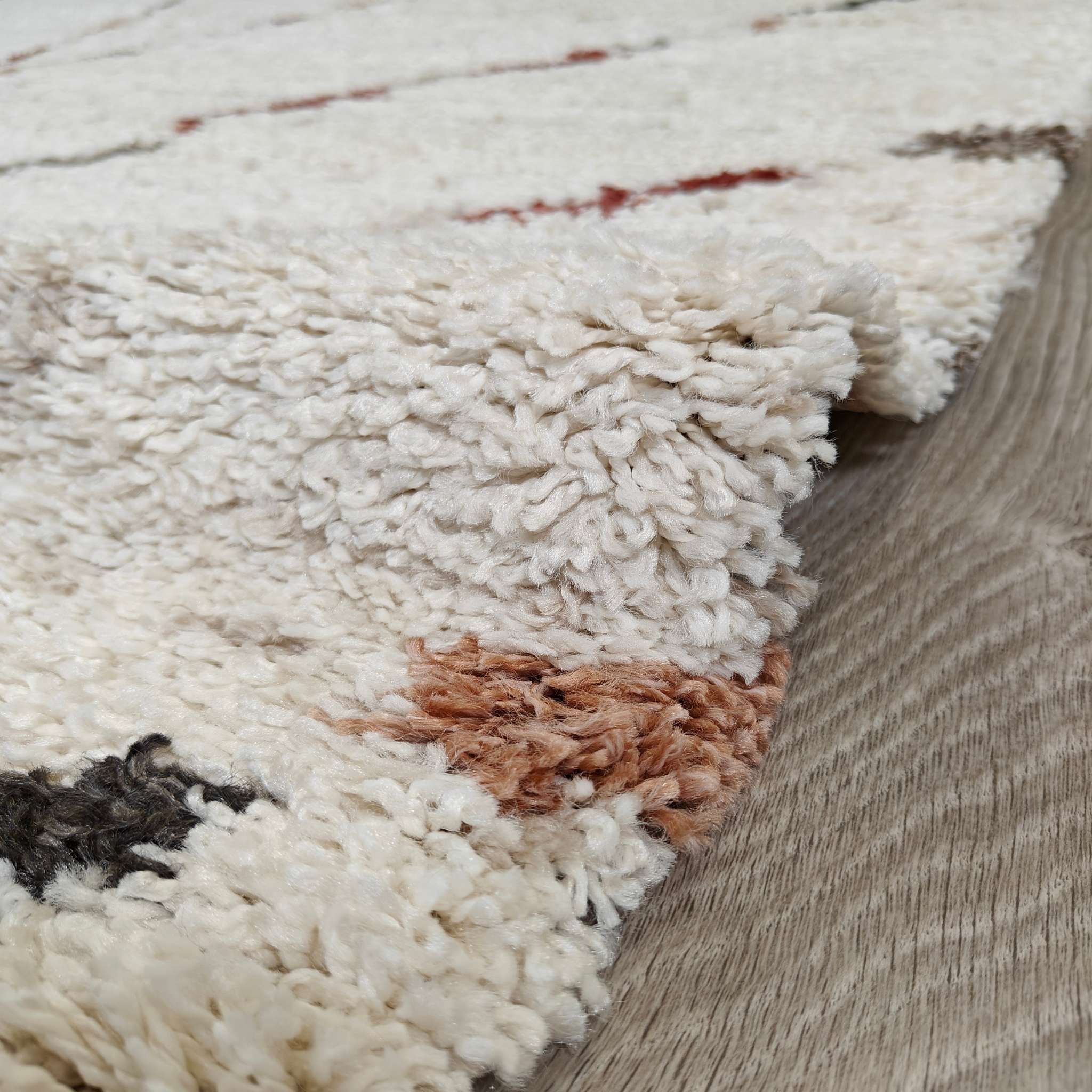 Lumo Pile rug - natural white-colorful