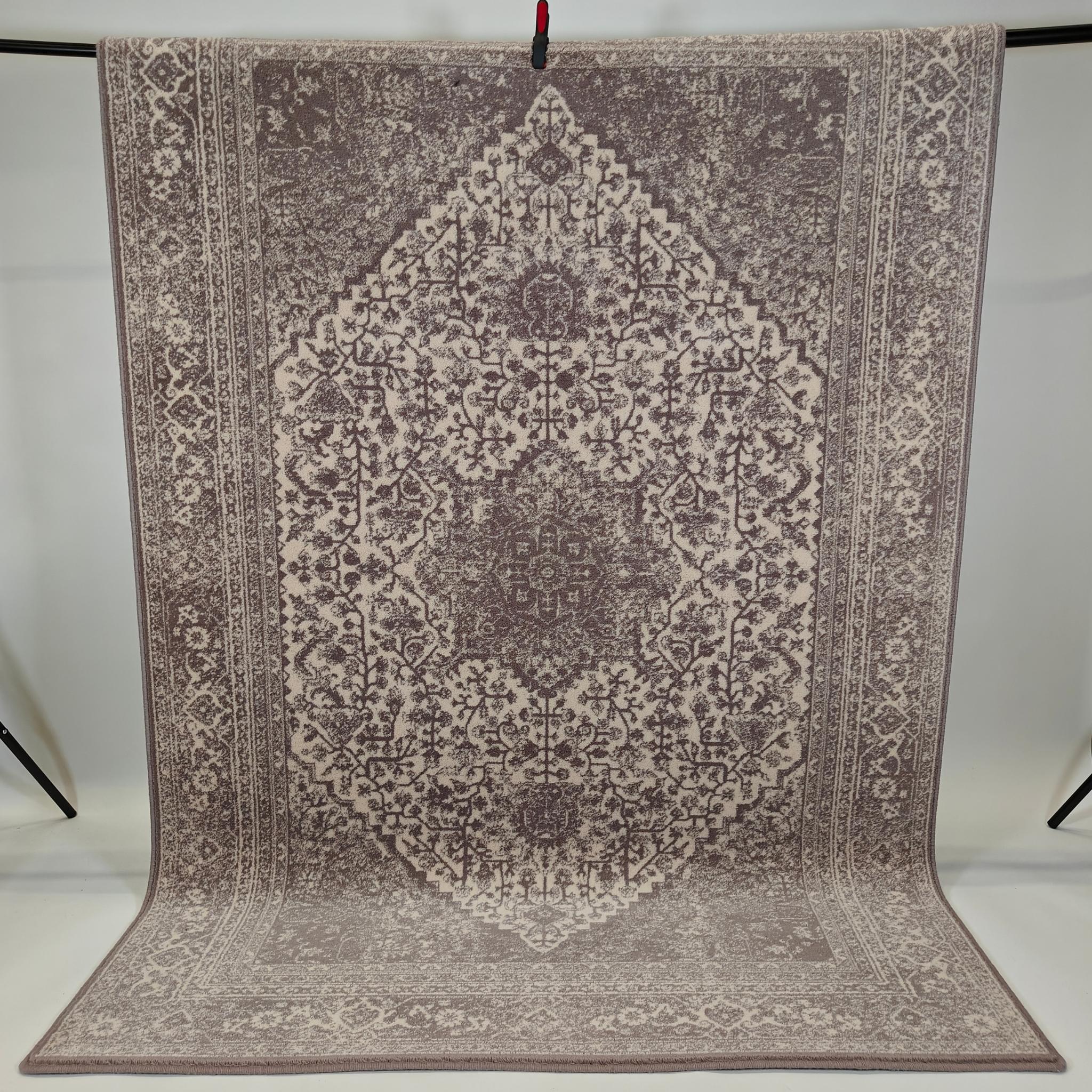 Lurieta Oriental Wool rug - pink