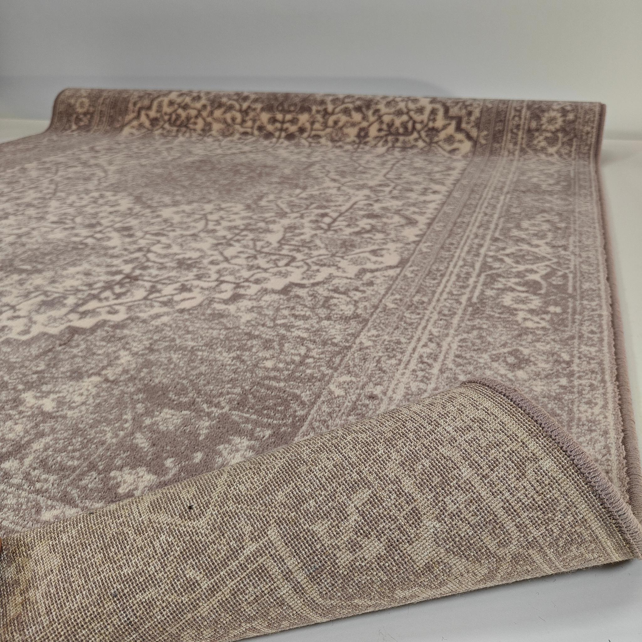 Lurieta Oriental Wool rug - pink