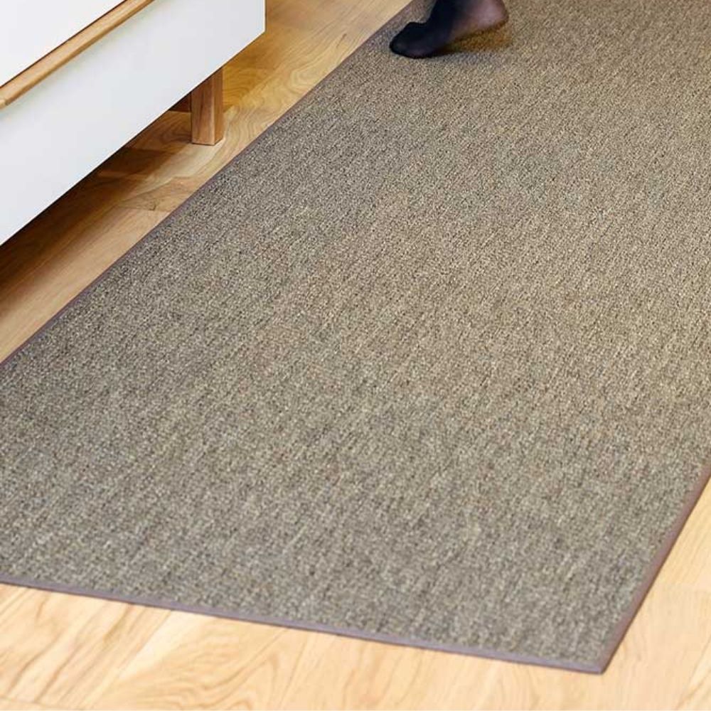 Narma BONO Sileäksi kudottu matto, omalla mitalla - ruskea