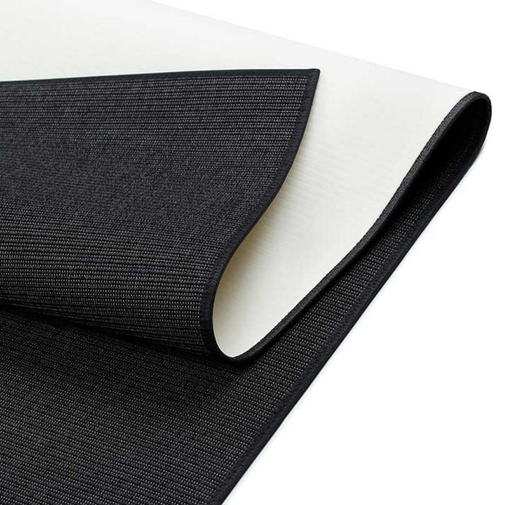 Narma CREDO Sileäksi kudottu matto, omalla mitalla - musta