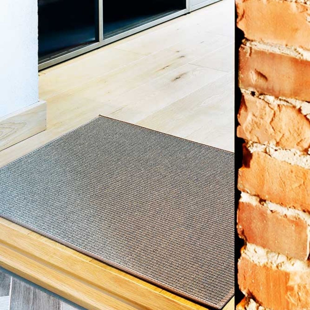 Narma CREDO sileäksi kudottu matto - ruskea