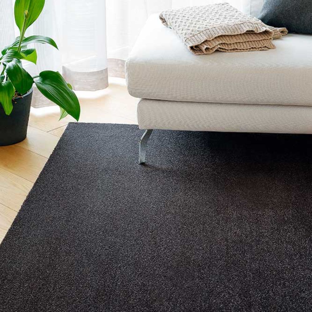 Narma EDEN lyhytnukkainen matto - tummanharmaa