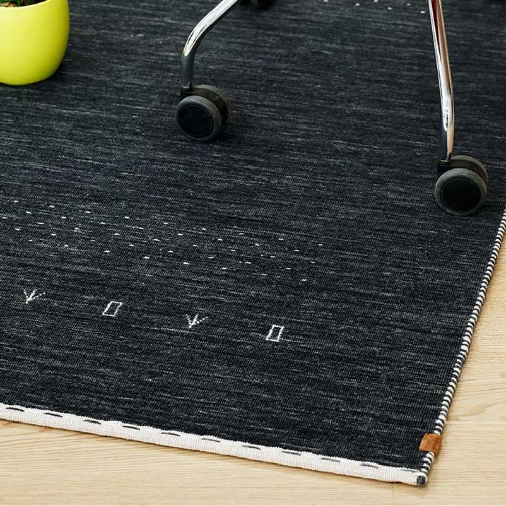 Narma TORNIO Wool rug - black