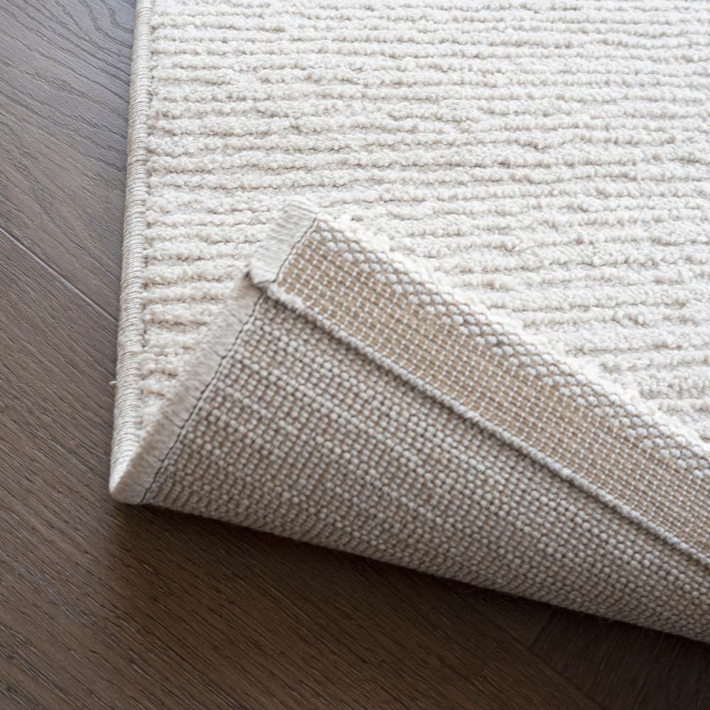 Riva lyhytnukkainen matto - valkoinen