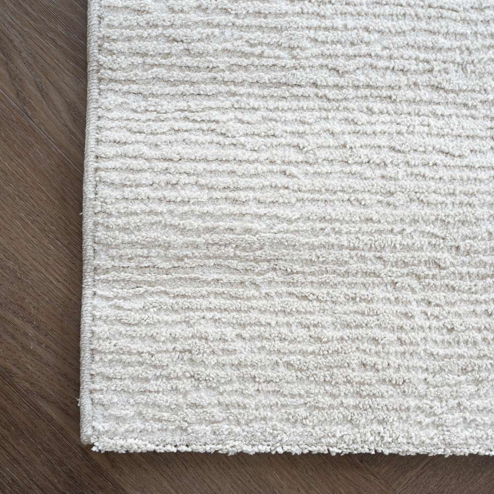 Riva lyhytnukkainen matto - valkoinen