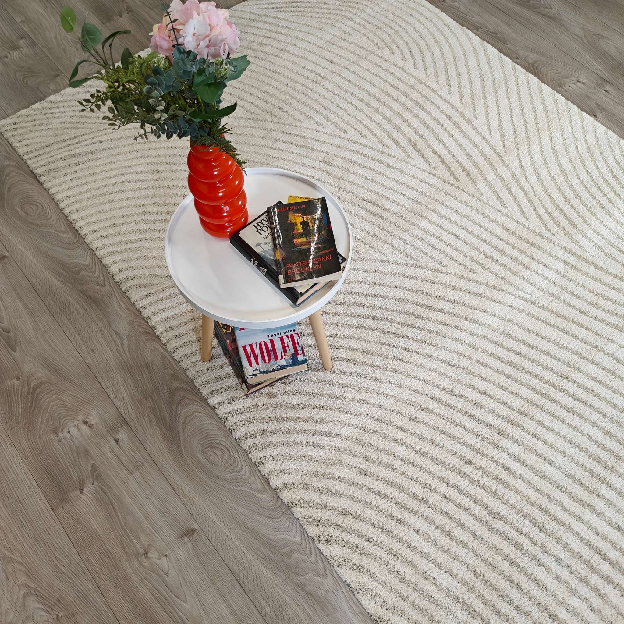 Sametti low pile Rug - natural white