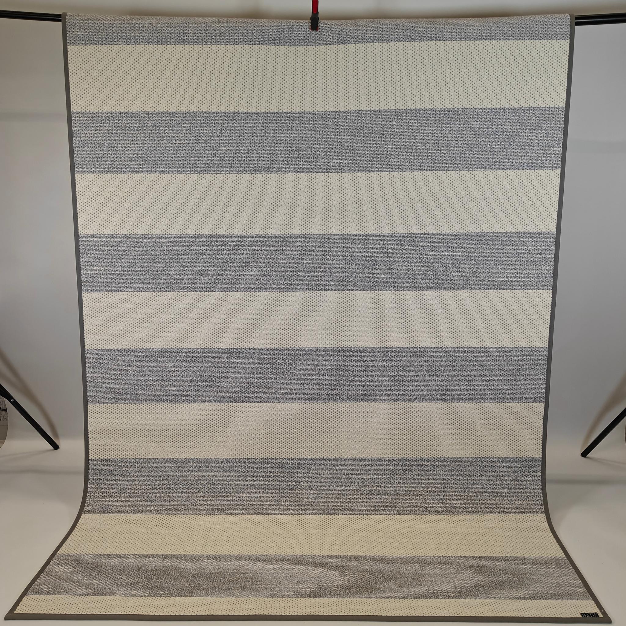 VM Carpet Viiva Rug 160x230 cm - gray/white