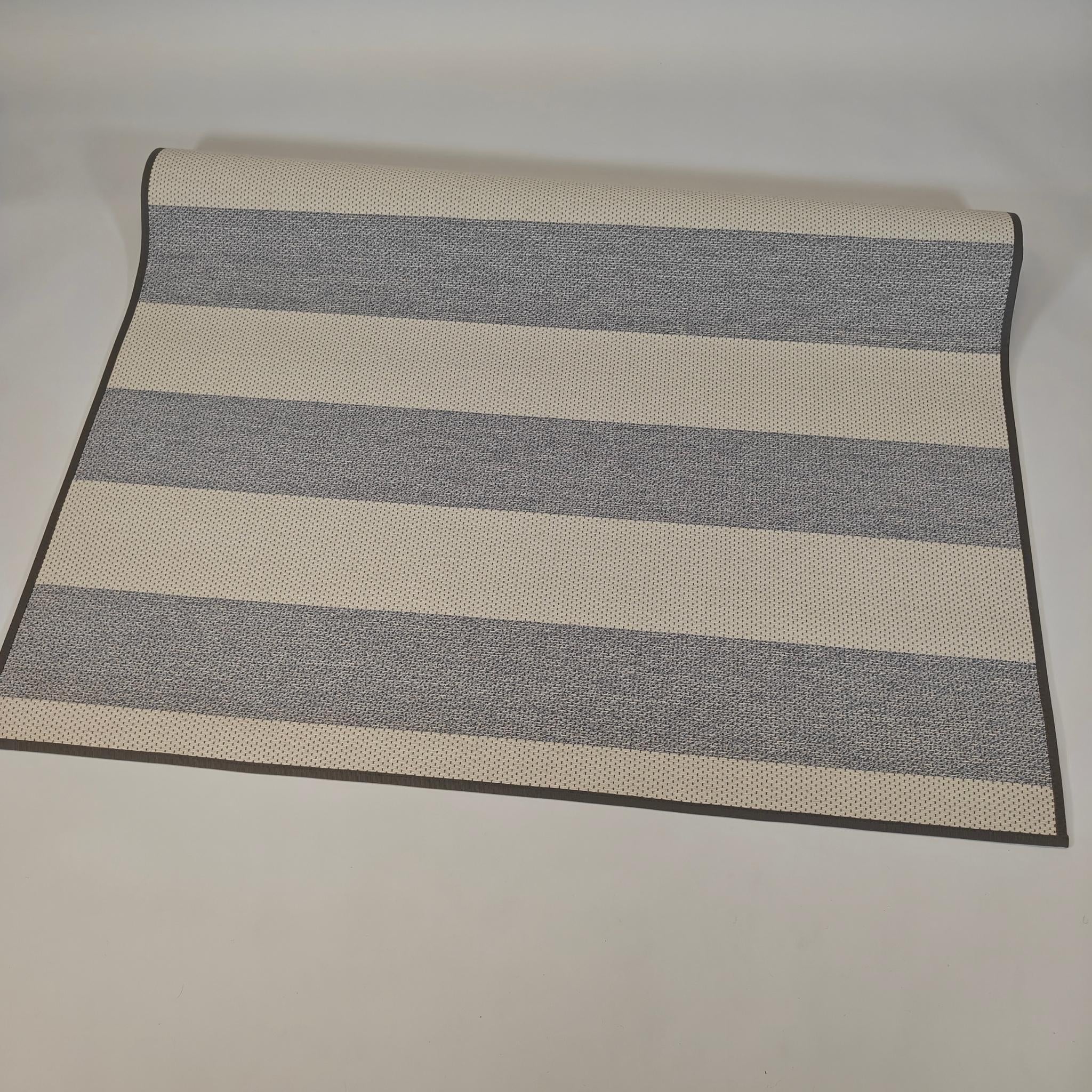 VM Carpet Viiva Rug 160x230 cm - gray/white