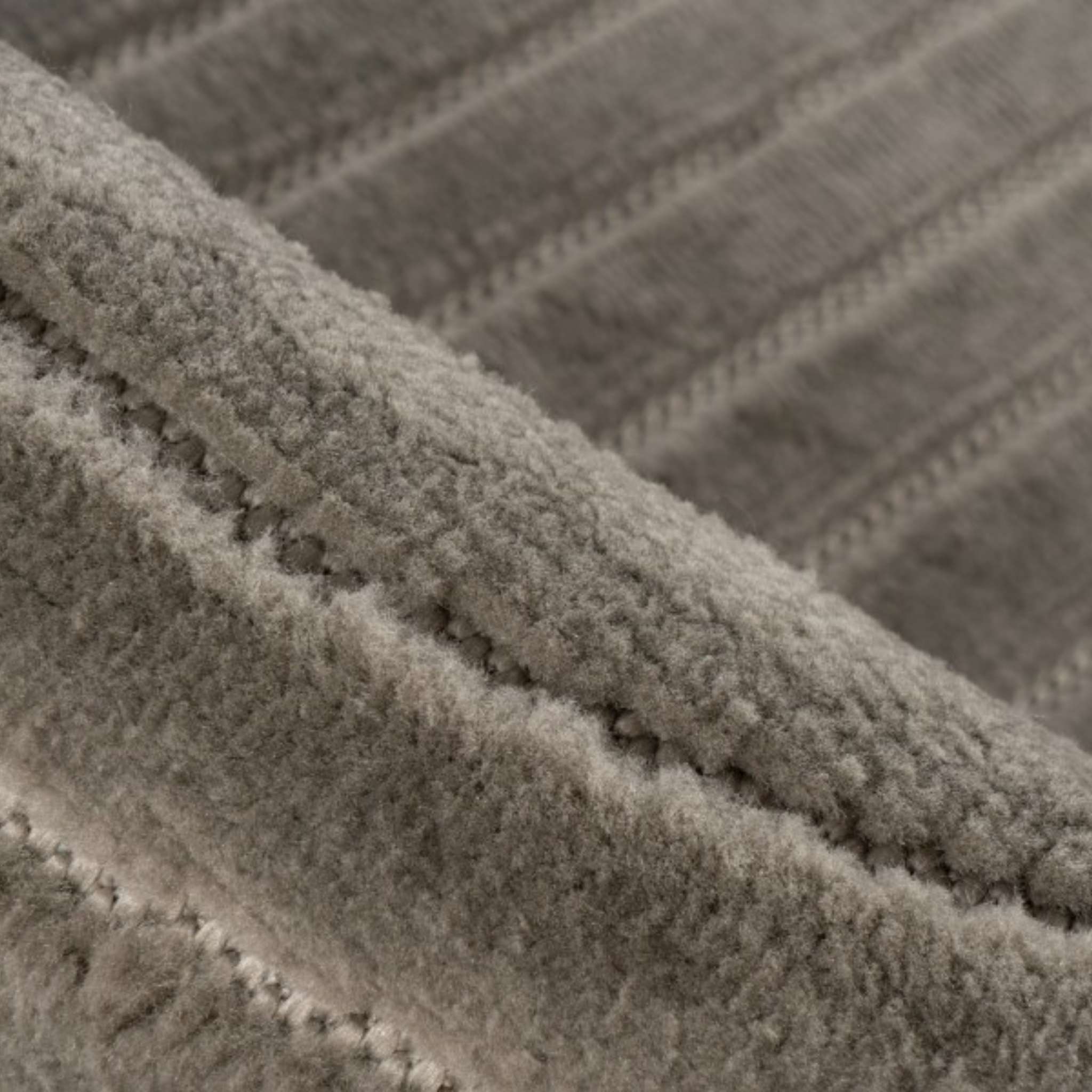 Viva nukkamatto hopean värissä