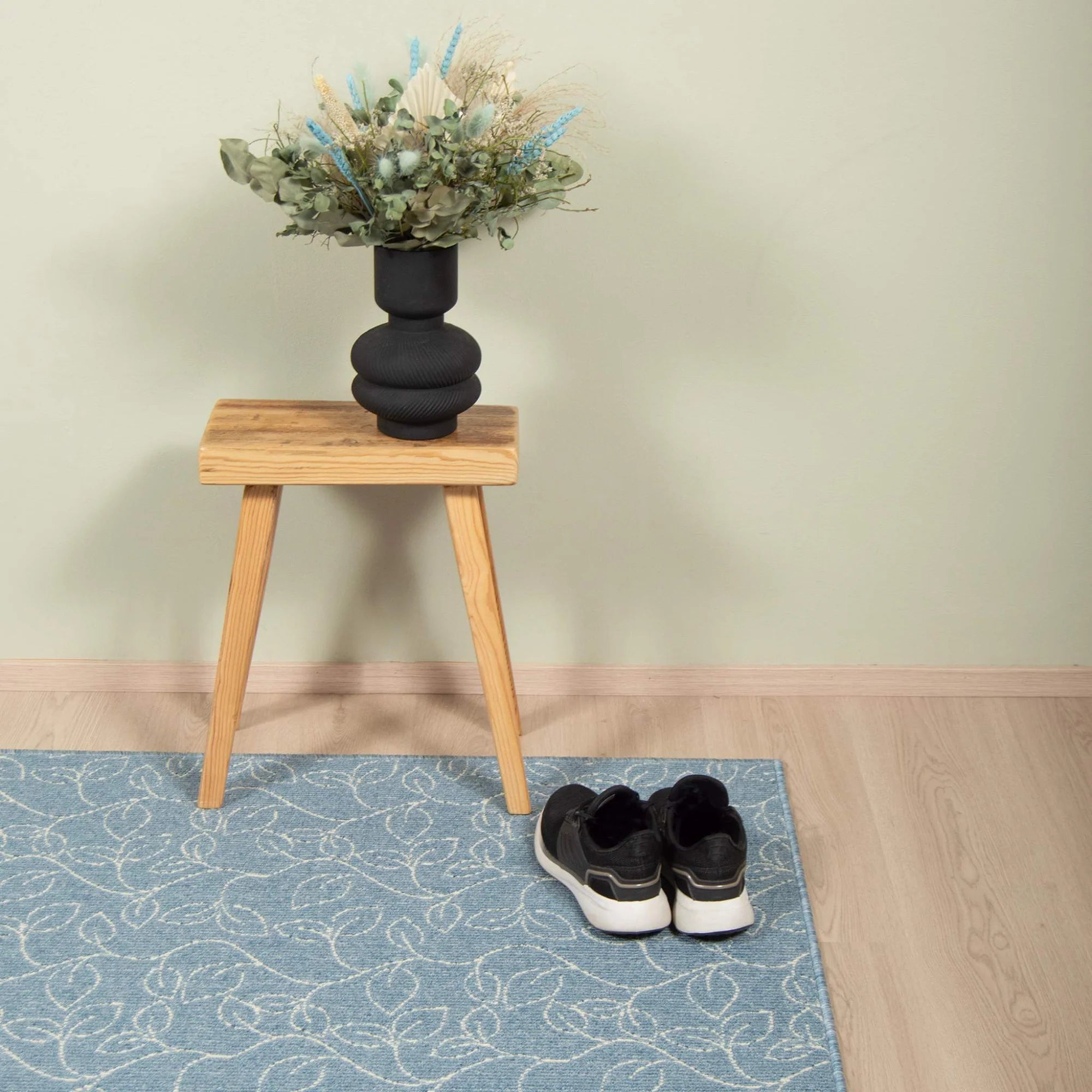 Belinda Runner rug roll - light blue