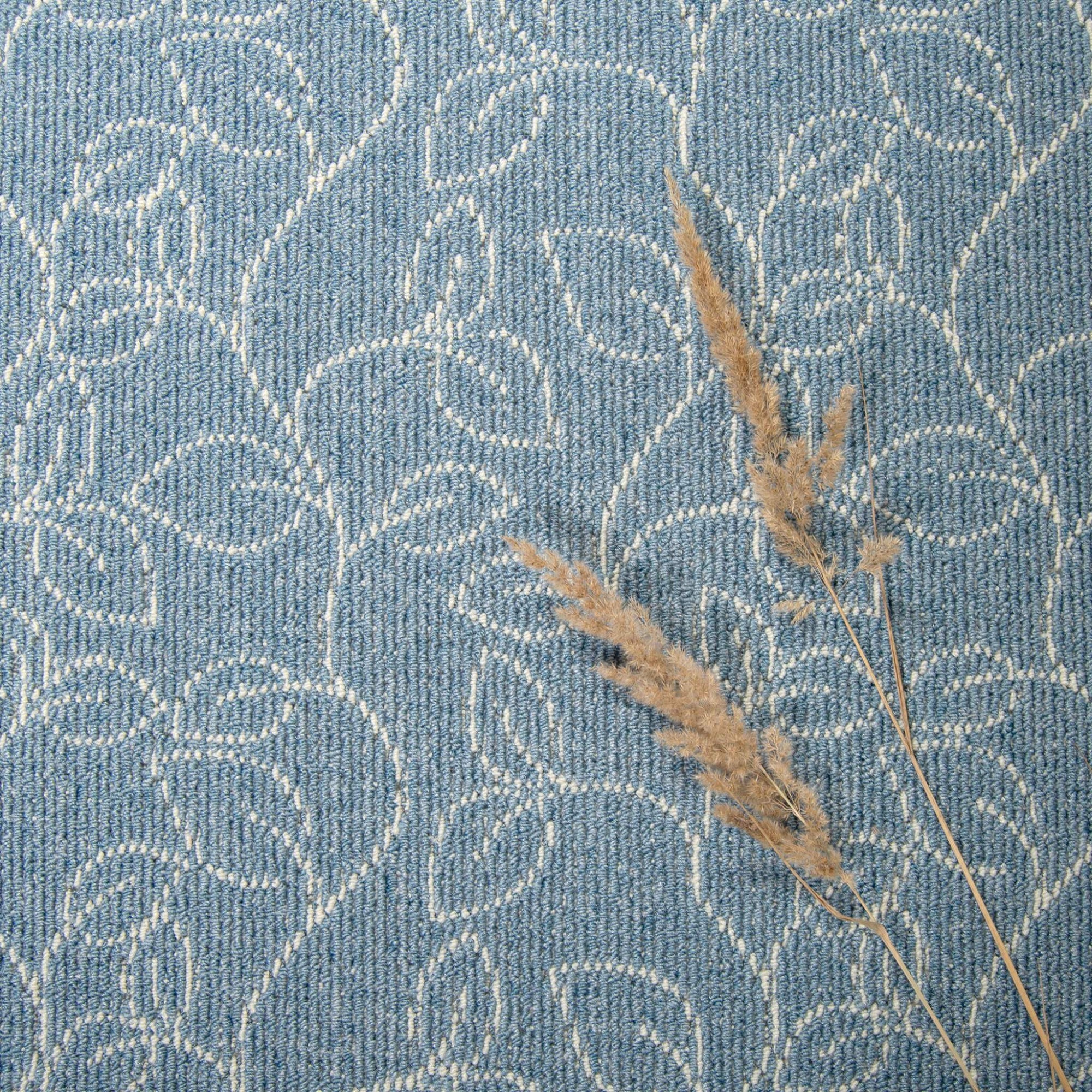 Belinda Runner rug roll - light blue