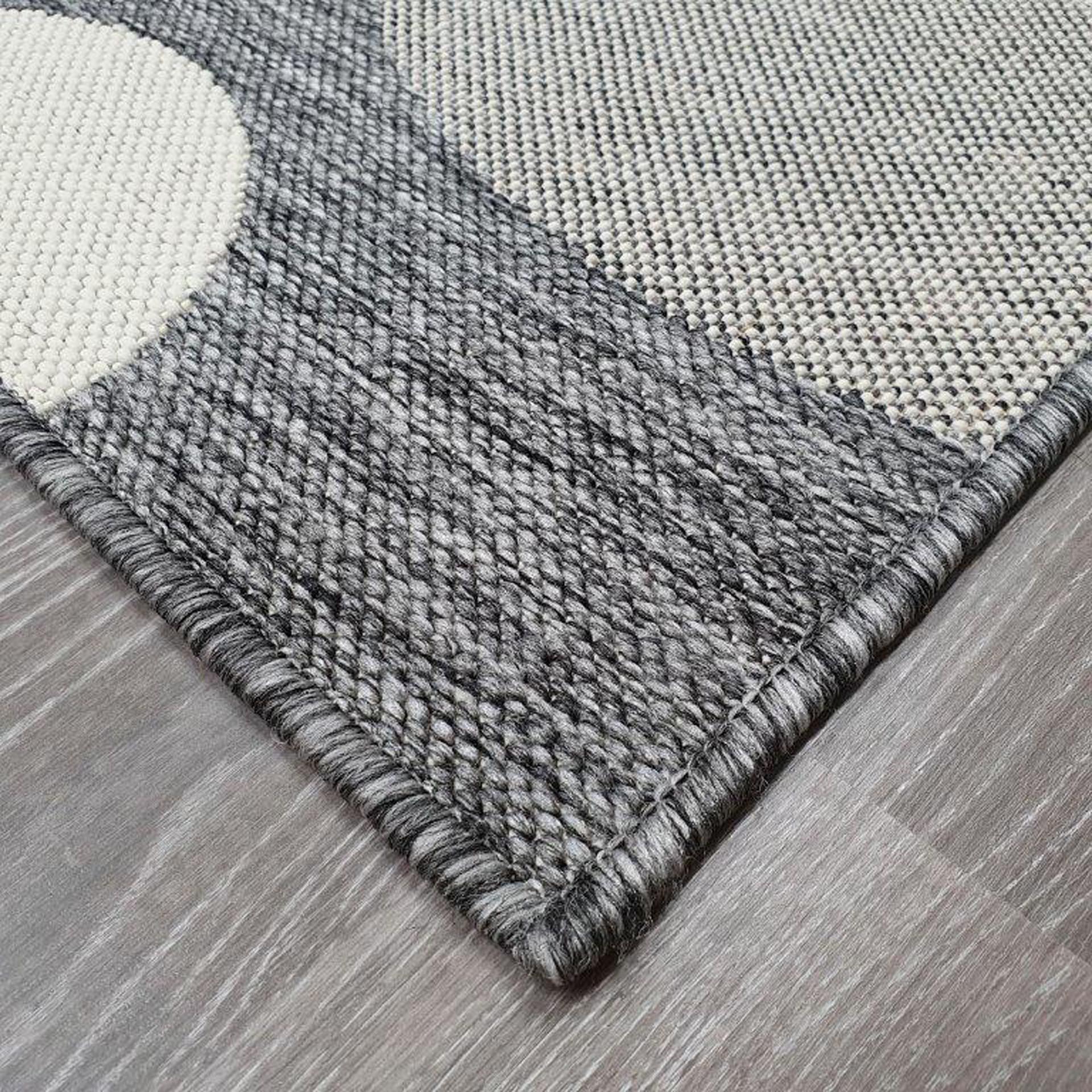 Bubble sileäksi kudottu matto - hopea.