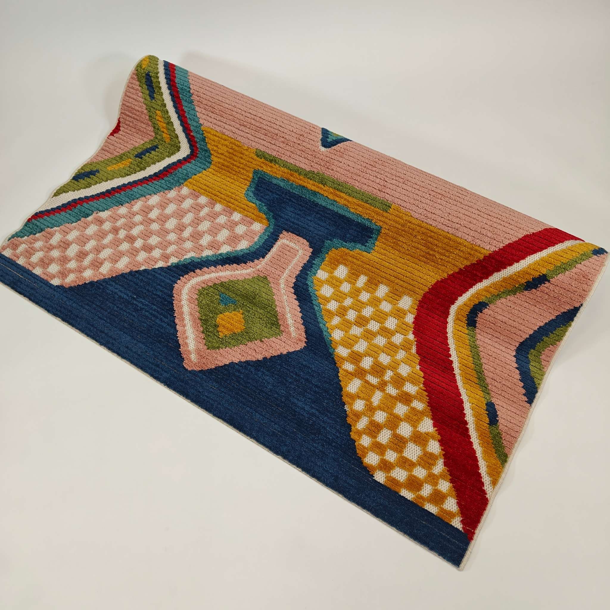 Fiesta lyhytnukkainen matto - beige-värikäs