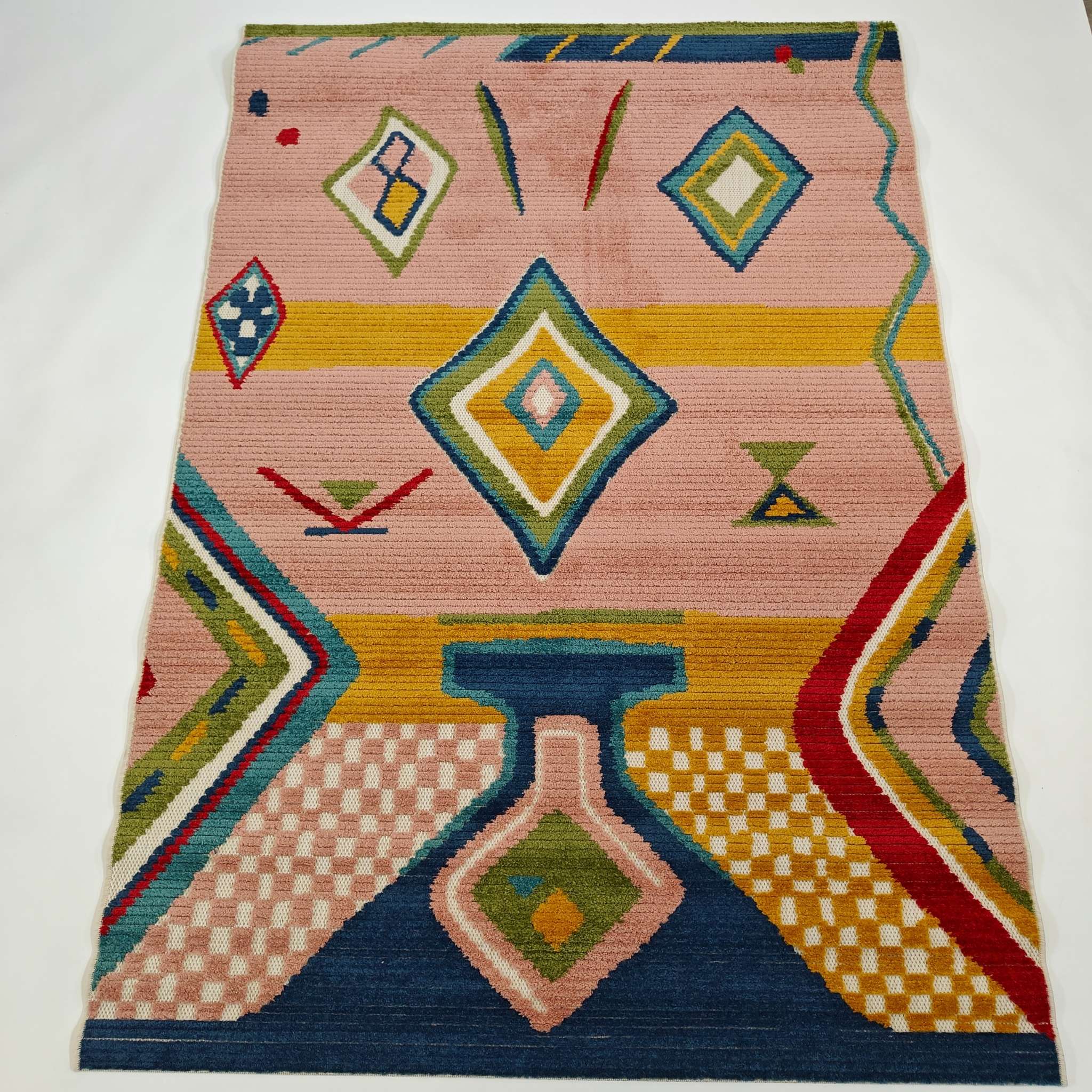 Fiesta lyhytnukkainen matto - beige-värikäs