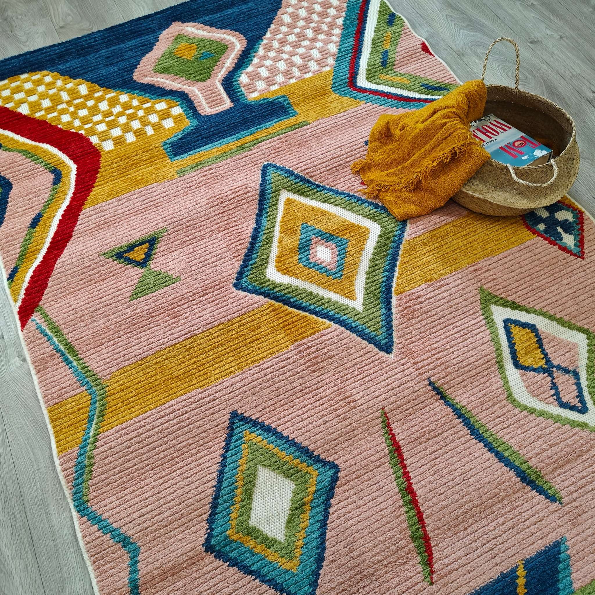 Fiesta lyhytnukkainen matto - beige-värikäs