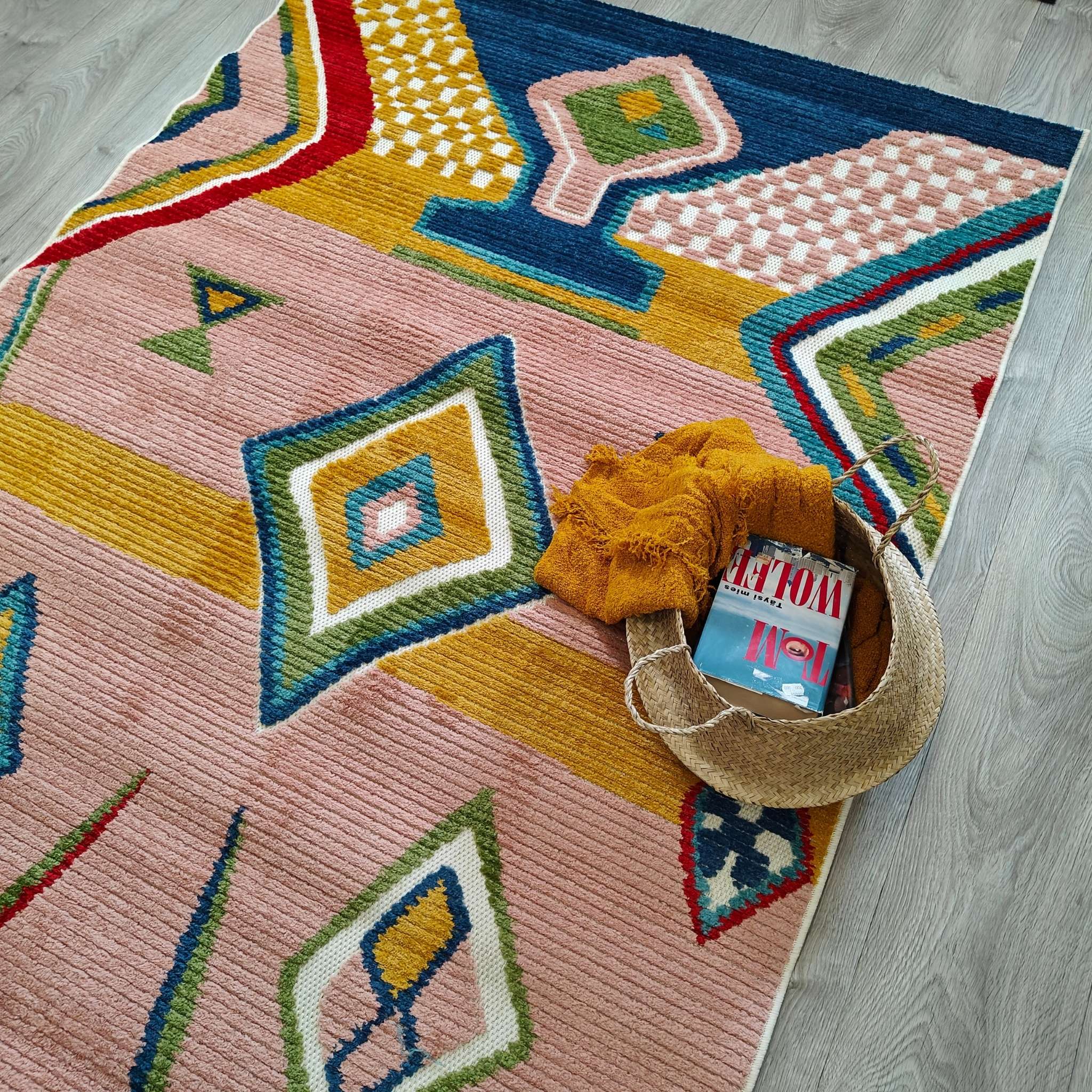 Fiesta lyhytnukkainen matto - beige-värikäs