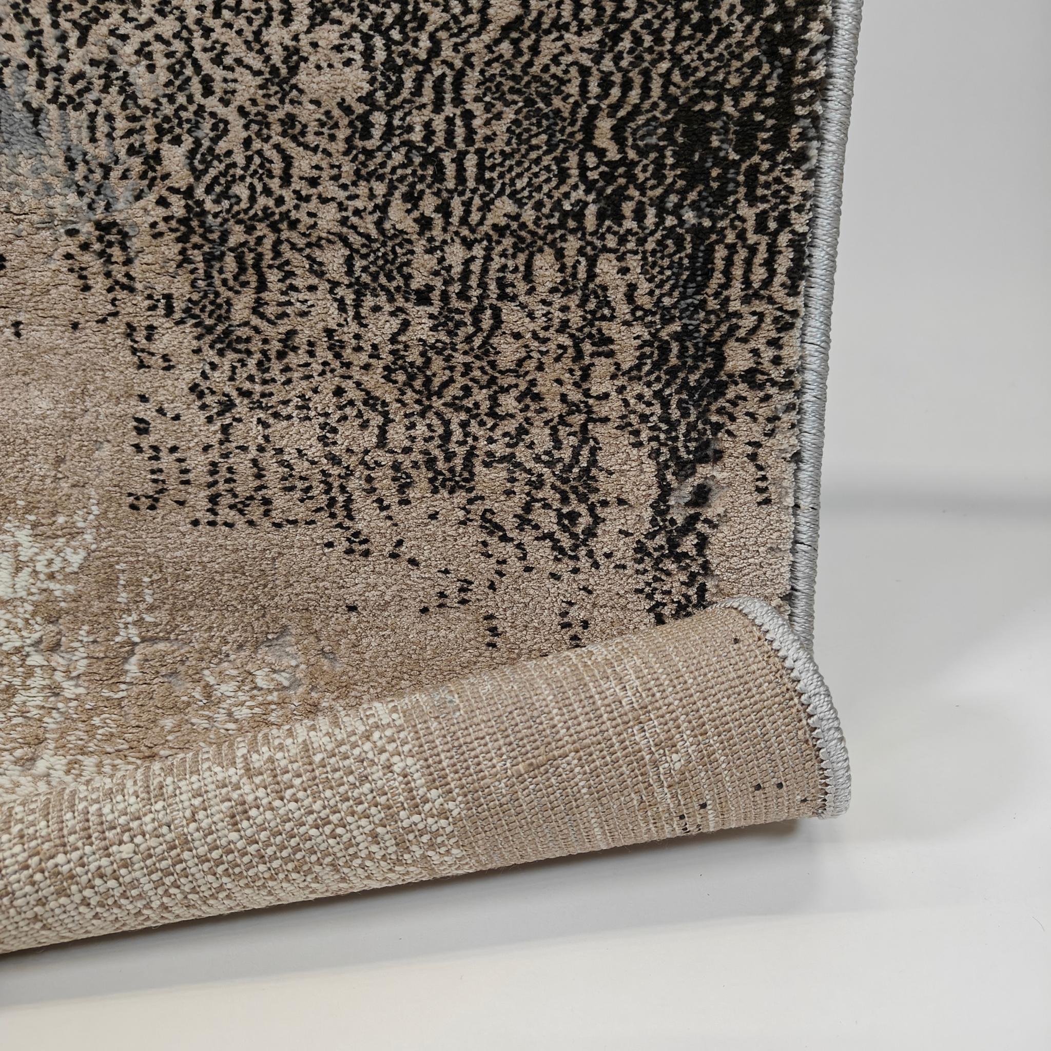 Foggy low pile Rug - beige/white