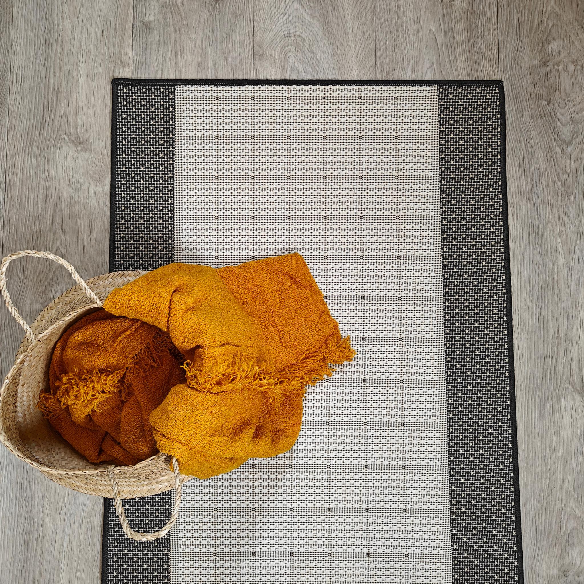 Helios käytävämatto Rulla - musta/valkoinen