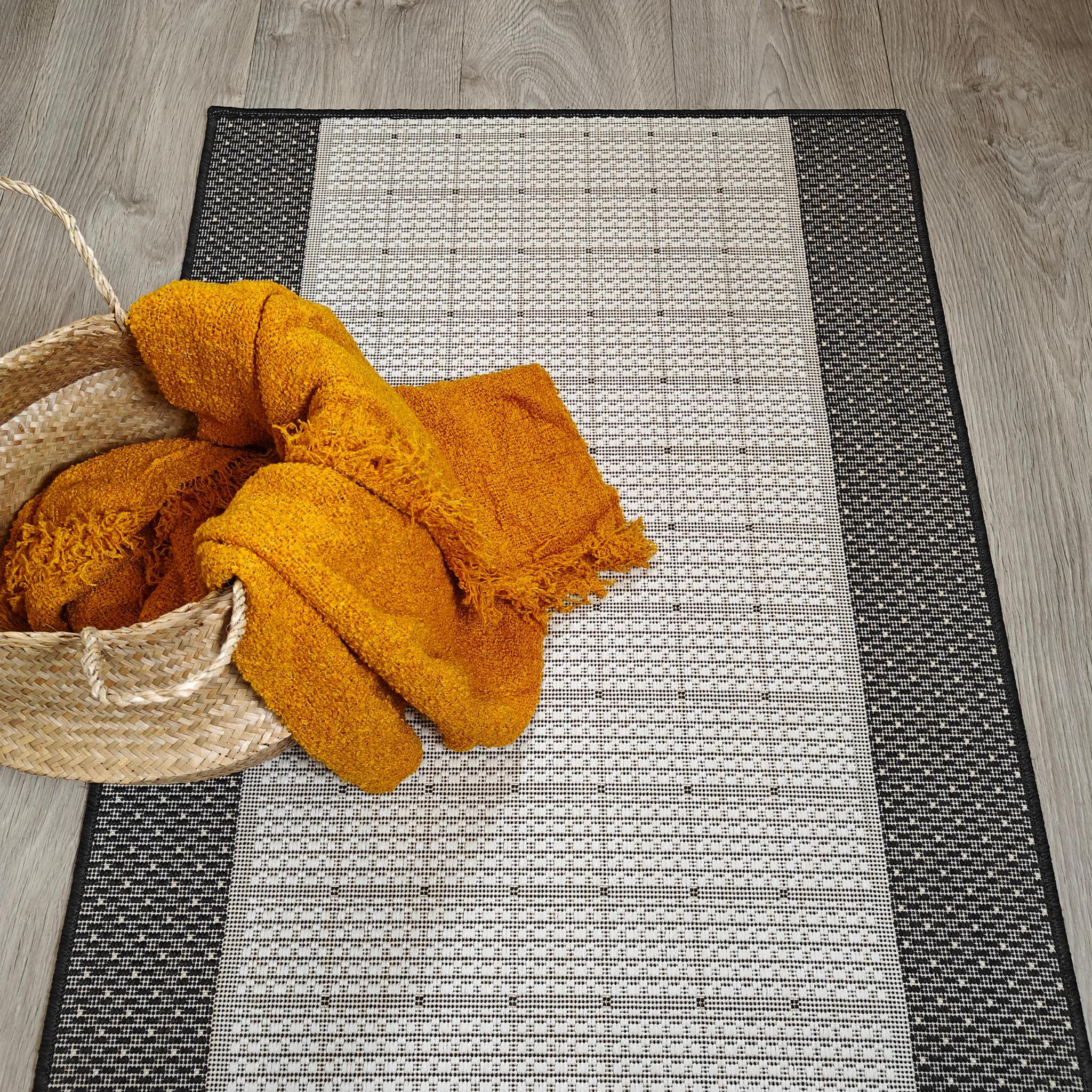 Helios käytävämatto Rulla - musta/valkoinen