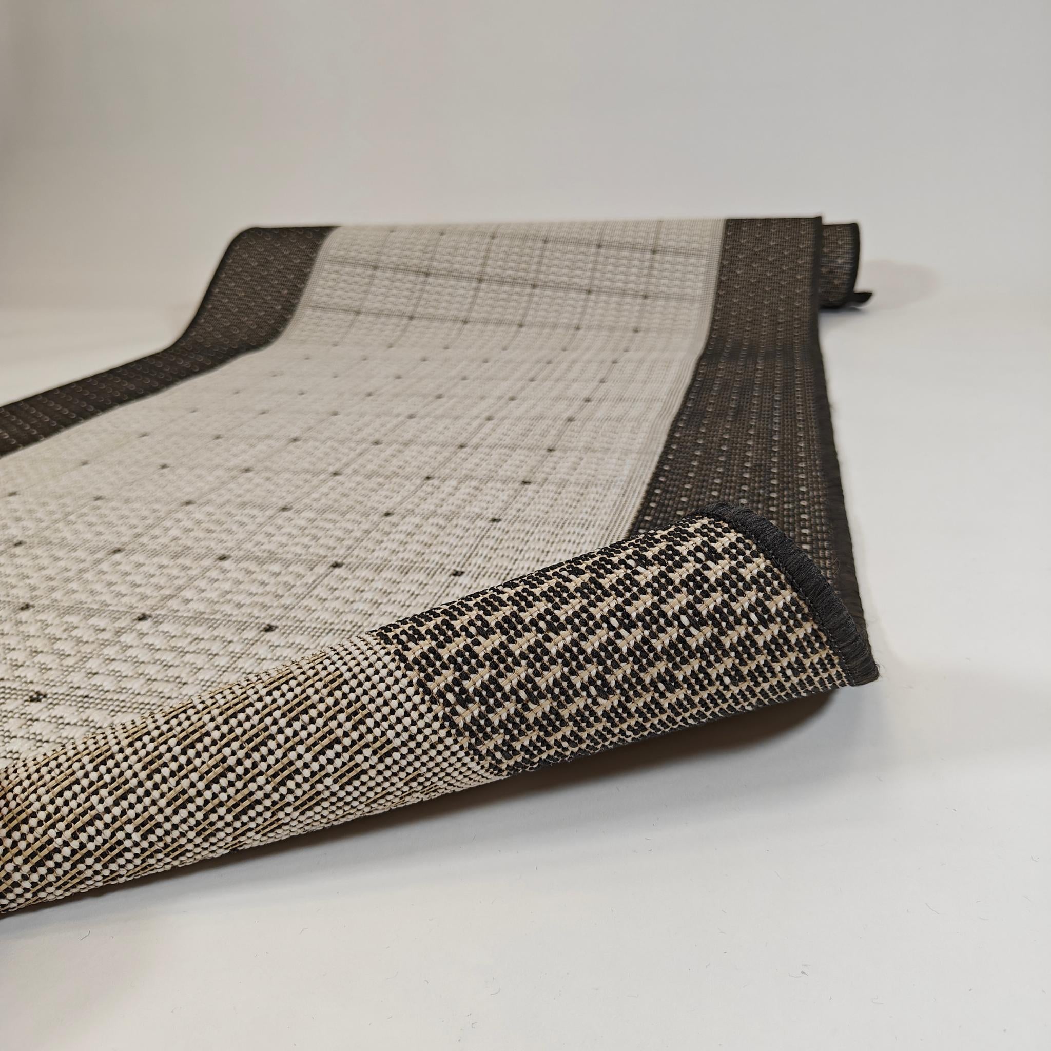 Helios käytävämatto Rulla - musta/valkoinen