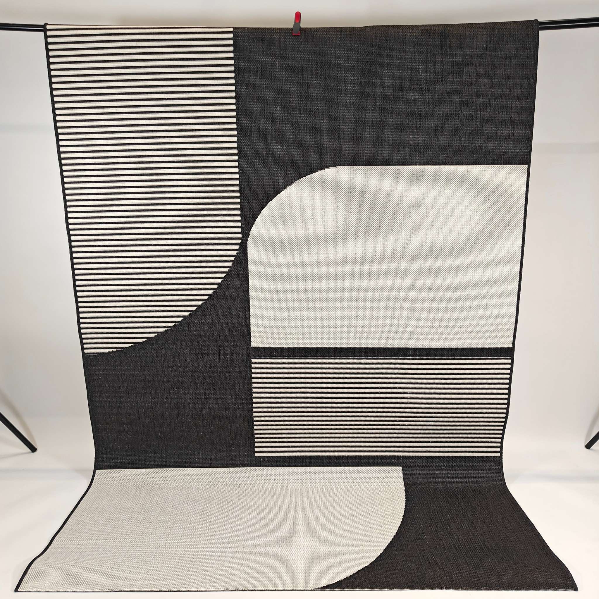 Kaari Flatweave rug - black and white