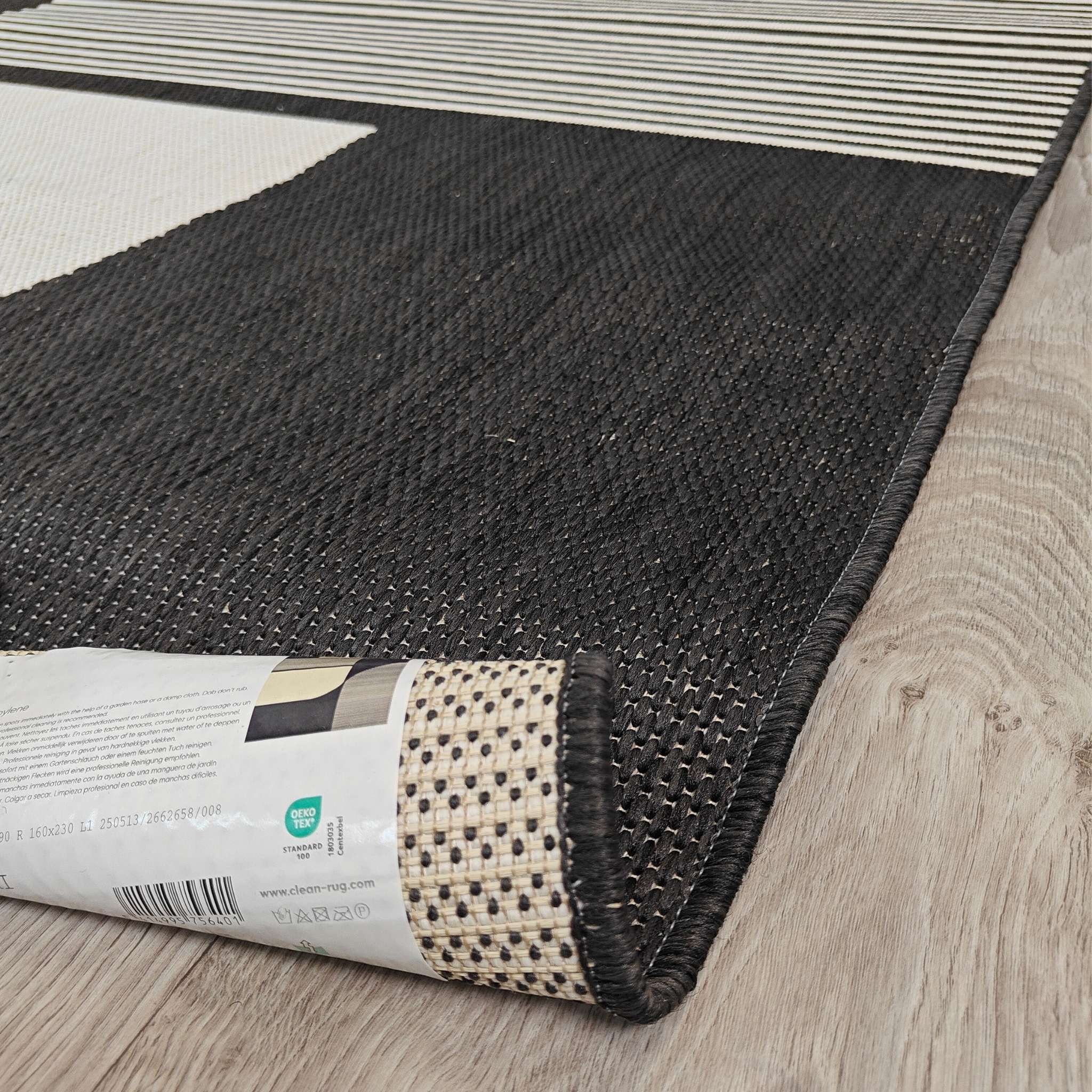 Kaari Flatweave rug - black and white