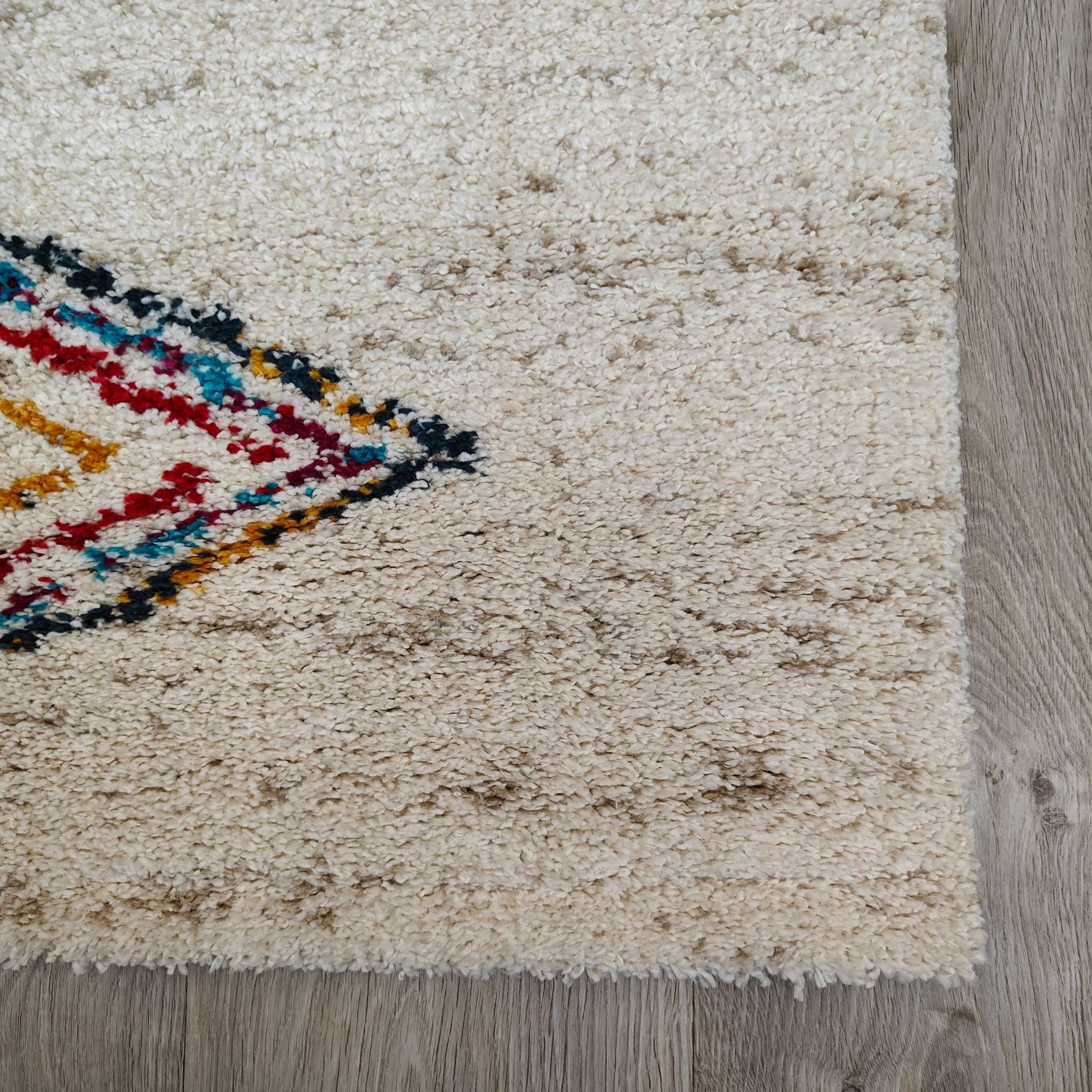 Lohdus nukkamatto - valkoinen-värikäs