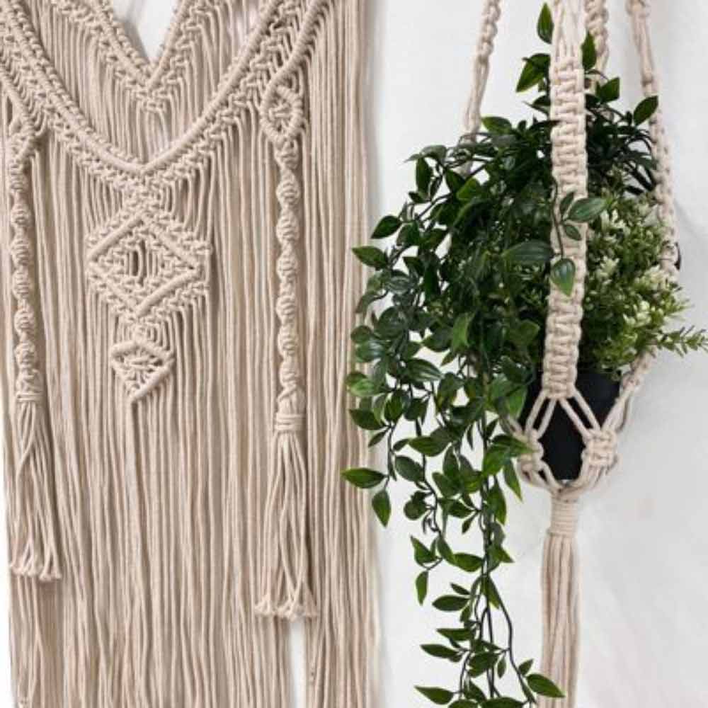 Makrame-amppeli - musta.