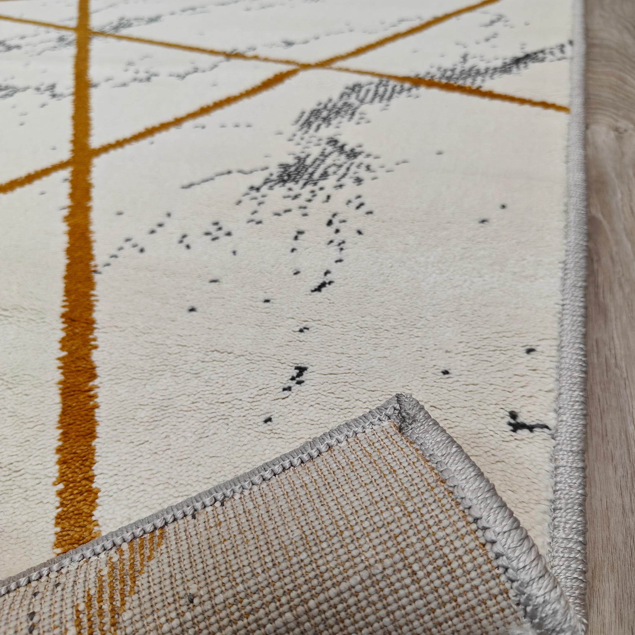 Marmari low pile Rug - white