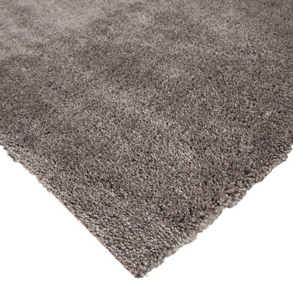 Roihu Pile rug - light gray
