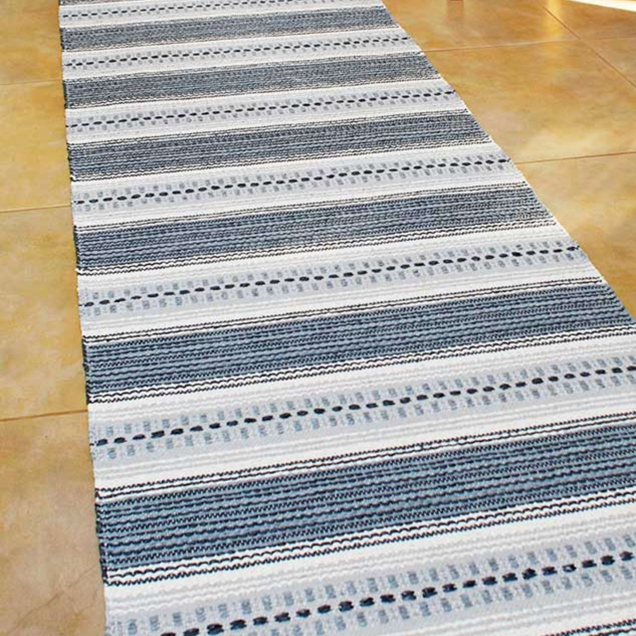 Narma RUNÖ Vinyl rug - gray